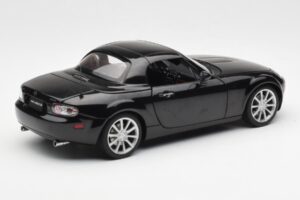 Mazda MX-5 NC Roadster Retractable Hardtop US Spec Noir AUTOart 1:18 75971 Métal Moulé — image 5 sur 10