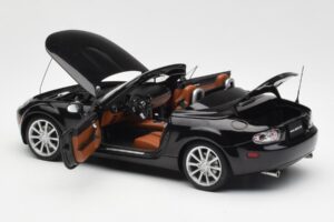 Mazda MX-5 NC Roadster Retractable Hardtop US Spec Noir AUTOart 1:18 75971 Métal Moulé — image 7 sur 10