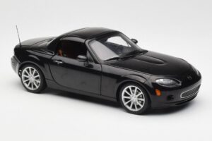 Mazda MX-5 NC Roadster Retractable Hardtop US Spec Noir AUTOart 1:18 75971 Métal Moulé — image 8 sur 10