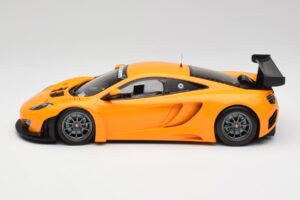 McLaren 12C GT3 Papaya Orange Minichamps 1:18 151121391 Métal Moulé — image 3 sur 6