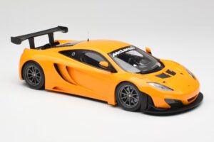 McLaren 12C GT3 Papaya Orange Minichamps 1:18 151121391 Métal Moulé — image 4 sur 6