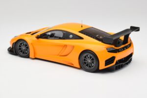 McLaren 12C GT3 Papaya Orange Minichamps 1:18 151121391 Métal Moulé — image 5 sur 6