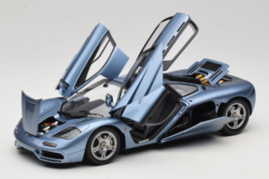 McLaren F1 Bleu LCD 1:18 LCD18014-BU Métal Moulé — image 2 sur 8