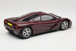 McLaren F1 Burgundy Red GT Spirit 1:18 GT534 Résine — image 2 sur 6