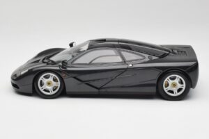 McLaren F1 Carbon Noir Métallique Minichamps 1:18 530133420 Métal Moulé — image 4 sur 8