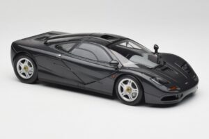 McLaren F1 Carbon Noir Métallique Minichamps 1:18 530133420 Métal Moulé — image 6 sur 8