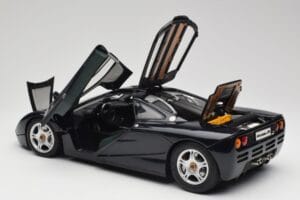 McLaren F1 Dark Blue Metallic Minichamps 1:12 530133128 Métal Moulé — image 6 sur 9