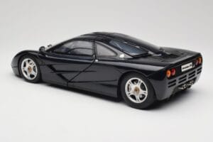 McLaren F1 Dark Blue Metallic Minichamps 1:12 530133128 Métal Moulé — image 8 sur 9