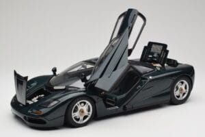 McLaren F1 Dark Green Metallic Minichamps 1:12 530133127 Métal Moulé — image 2 sur 9