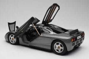 McLaren F1 Dark Silver Minichamps 1:12 530133124 Métal Moulé — image 5 sur 8