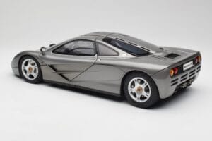 McLaren F1 Dark Silver Minichamps 1:12 530133124 Métal Moulé — image 7 sur 8