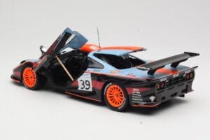 McLaren F1 GTR #39 Gulf R. Bellm / A. Gilbert / M. Sekiya 24 Hours of Le Mans 1997 UT Models 1:18 39725 Métal Moulé — image 5 sur 8