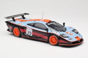 McLaren F1 GTR #39 Gulf R. Bellm / A. Gilbert / M. Sekiya 24 Hours of Le Mans 1997 UT Models 1:18 39725 Métal Moulé — image 6 sur 8