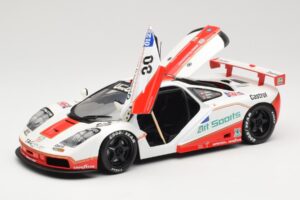 McLaren F1 GTR GT1 #30 West Competition J. Nielsen 1996 UT Models 1:18 39624 Métal Moulé — image 2 sur 8