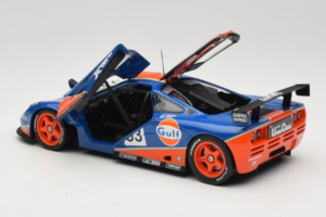 McLaren F1 GTR Gulf #33 R. Bellm / M. Weaver / J-J. Lehto 24 Hours of Le Mans 1996 UT Models 1:18 530161833 Métal Moulé — image 5 sur 8