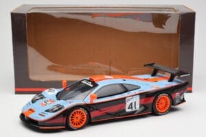 McLaren F1 GTR #41 P-H. Raphanel / C. Gounon / A. Olofsson 24 Hours of Le Mans 1997 UT Models 1:18 39727 Métal Moulé — image 8 sur 8