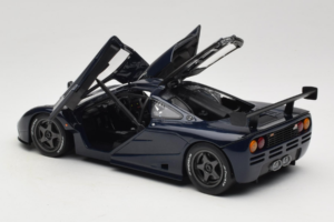 McLaren F1 GTR Le Mans Edition Violet UT Models 1:18 MCLAREN001 Métal Moulé — image 5 sur 8