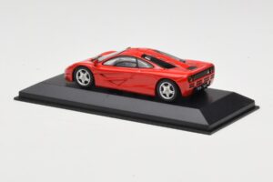 McLaren F1 Rouge Minichamps 1:43 433133438 Métal Moulé — image 3 sur 4