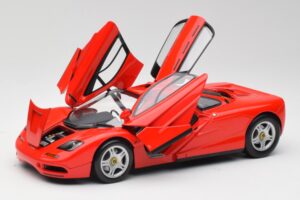 McLaren F1 Magma Rouge Minichamps 1:18 530133422 Métal Moulé — image 2 sur 8