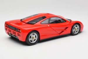 McLaren F1 Magma Rouge Minichamps 1:18 530133422 Métal Moulé — image 3 sur 8