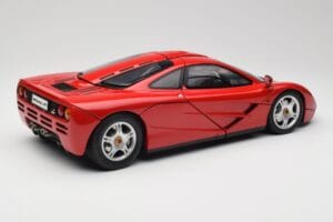McLaren F1 Rouge Minichamps 1:12 530133125 Métal Moulé — image 3 sur 9