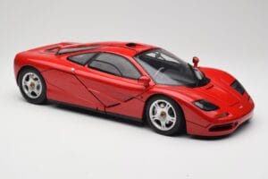 McLaren F1 Rouge Minichamps 1:12 530133125 Métal Moulé — image 7 sur 9