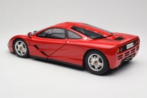 McLaren F1 Rouge Minichamps 1:12 530133125 Métal Moulé — image 8 sur 9