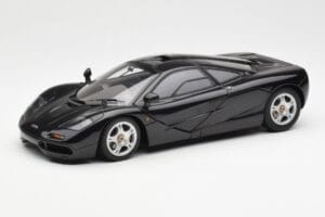 McLaren F1 Road Car Noir AUTOart 1:18 76002 Métal Moulé
