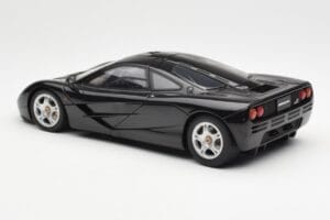 McLaren F1 Road Car Noir AUTOart 1:18 76002 Métal Moulé — image 7 sur 8