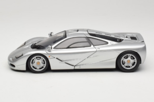 McLaren F1 Argent UT Models 1:18 530133180-R1 Métal Moulé — image 4 sur 8