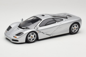 McLaren F1 Argent UT Models 1:18 530133180 Métal Moulé
