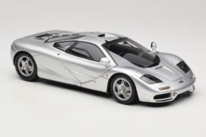 McLaren F1 Argent LCD 1:18 LCD18014-SI Métal Moulé — image 6 sur 8