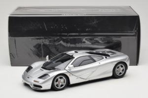 McLaren F1 Argent LCD 1:18 LCD18014-SI Métal Moulé — image 8 sur 8