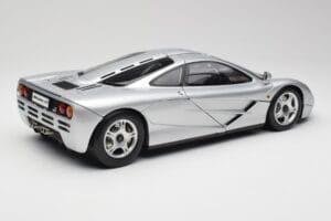 McLaren F1 Argent Minichamps 1:12 530133129 Métal Moulé — image 3 sur 8