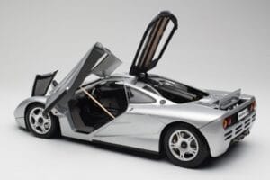 McLaren F1 Argent Minichamps 1:12 530133129 Métal Moulé — image 5 sur 8