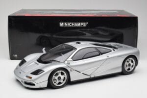 McLaren F1 Argent Minichamps 1:12 530133129 Métal Moulé — image 8 sur 8
