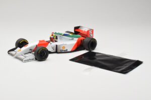 McLaren MP4/8 Ford #8 A. Senna Winner Australian GP 1993 Minichamps 1:18 540933838 Métal Moulé — image 3 sur 7
