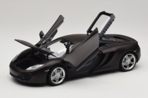 McLaren MP4-12C Matt Black Minichamps 1:18 110133021 Métal Moulé — image 2 sur 8