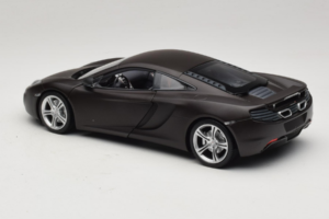 McLaren MP4-12C Matt Black Minichamps 1:18 110133021 Métal Moulé — image 7 sur 8