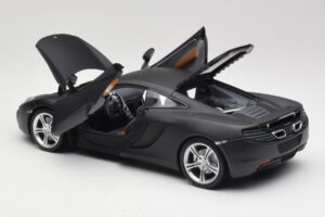 McLaren MP4-12C Matt Satellite Gris Minichamps 1:18 110133024 Métal Moulé — image 5 sur 8