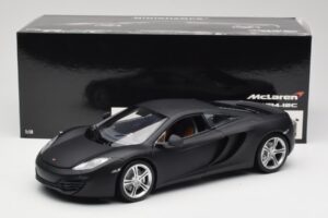 McLaren MP4-12C Matt Satellite Gris Minichamps 1:18 110133024 Métal Moulé — image 8 sur 8