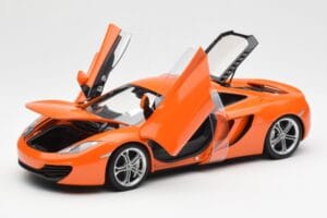 McLaren MP4-12C Orange AUTOart 1:18 76006 Métal Moulé — image 2 sur 8