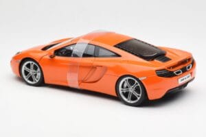 McLaren MP4-12C Orange AUTOart 1:18 76006 Métal Moulé — image 7 sur 8