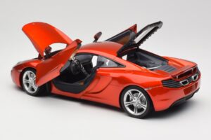 McLaren MP4-12C Orange Metallic Minichamps 1:18 110133020 Métal Moulé — image 5 sur 8