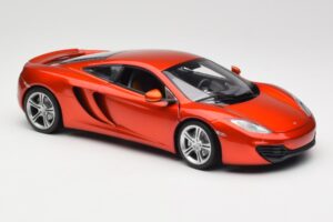 McLaren MP4-12C Orange Metallic Minichamps 1:18 110133020 Métal Moulé — image 6 sur 8
