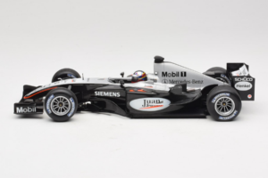 McLaren MP4-19 Mercedes J.P. Montoya Test Car 2005 Minichamps 1:18 533051880 Métal Moulé — image 3 sur 7