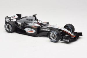 McLaren MP4-19 Mercedes J.P. Montoya Test Car 2005 Minichamps 1:18 533051880 Métal Moulé — image 4 sur 7