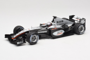 McLaren MP4-19 Mercedes J.P. Montoya Test Car 2005 Minichamps 1:18 533051880 Métal Moulé