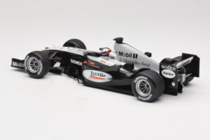 McLaren MP4-19 Mercedes J.P. Montoya Test Car 2005 Minichamps 1:18 533051880 Métal Moulé — image 5 sur 7