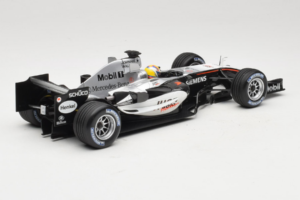 McLaren MP4-20 Mercedes #10 J.P. Montoya F1 2005 Minichamps 1:18 B66962338 Métal Moulé — image 2 sur 6